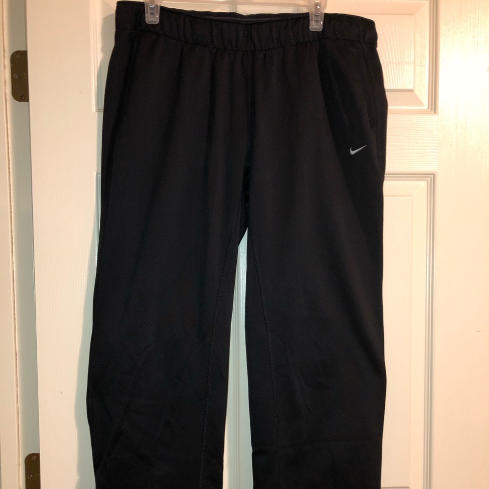 Women’s Nike Sweatpants - Size L